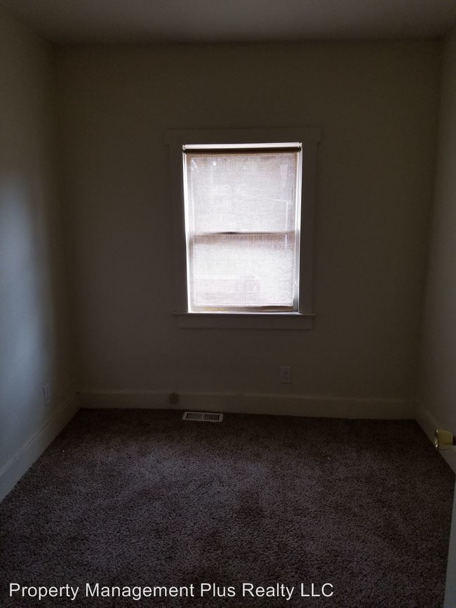 Building Photo - 3 br, 1 bath House - 156 Sunset