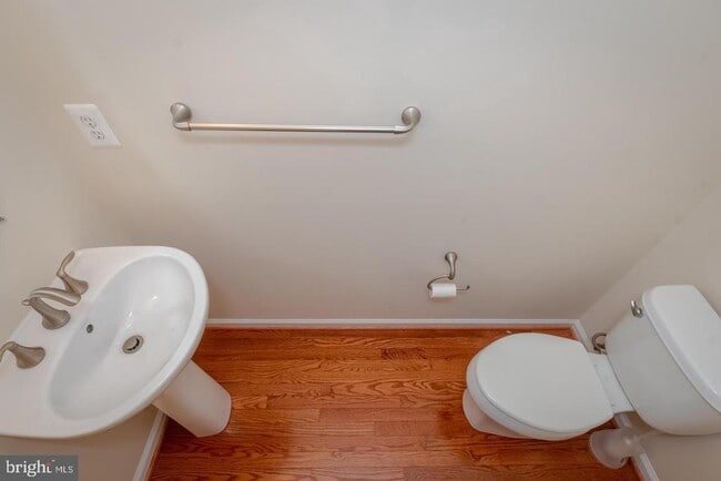 Building Photo - 7349 Mockingbird Cir