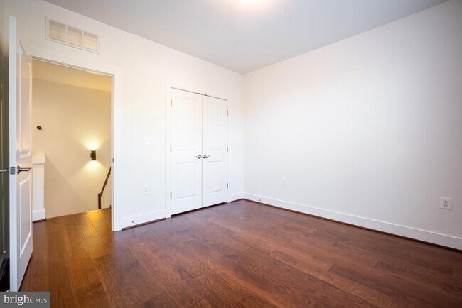 Building Photo - 2215 Richmond Hwy