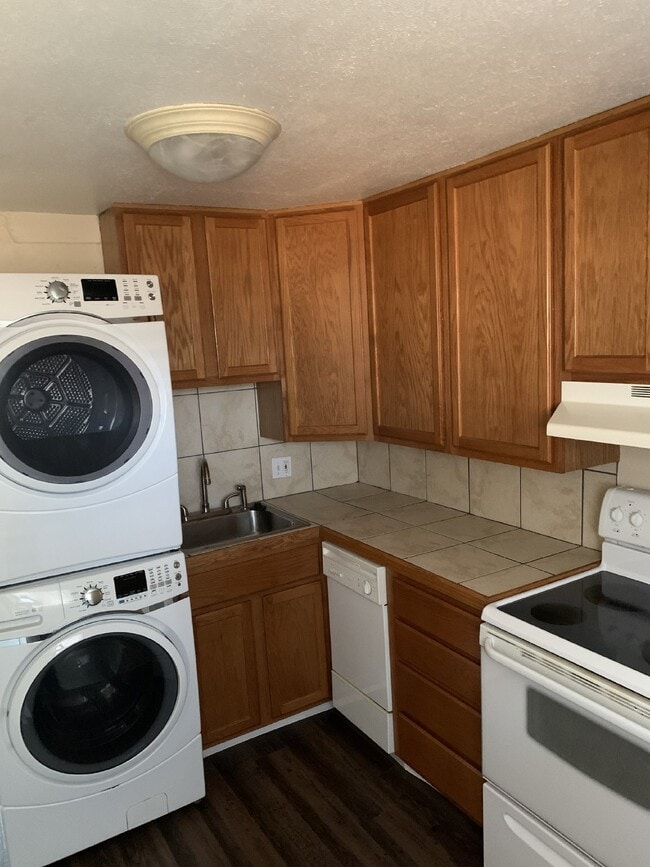 Building Photo - I-70 and Sheridan Blvd, Quiet Unit for Rent