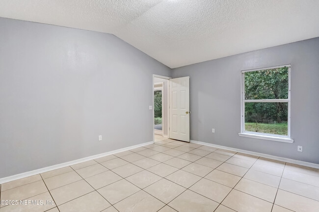 Building Photo - 13002 Viburnum Dr S