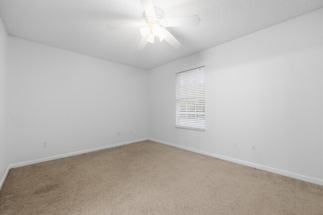Building Photo - 3 Bed x 3 Bath with Garage!!!!