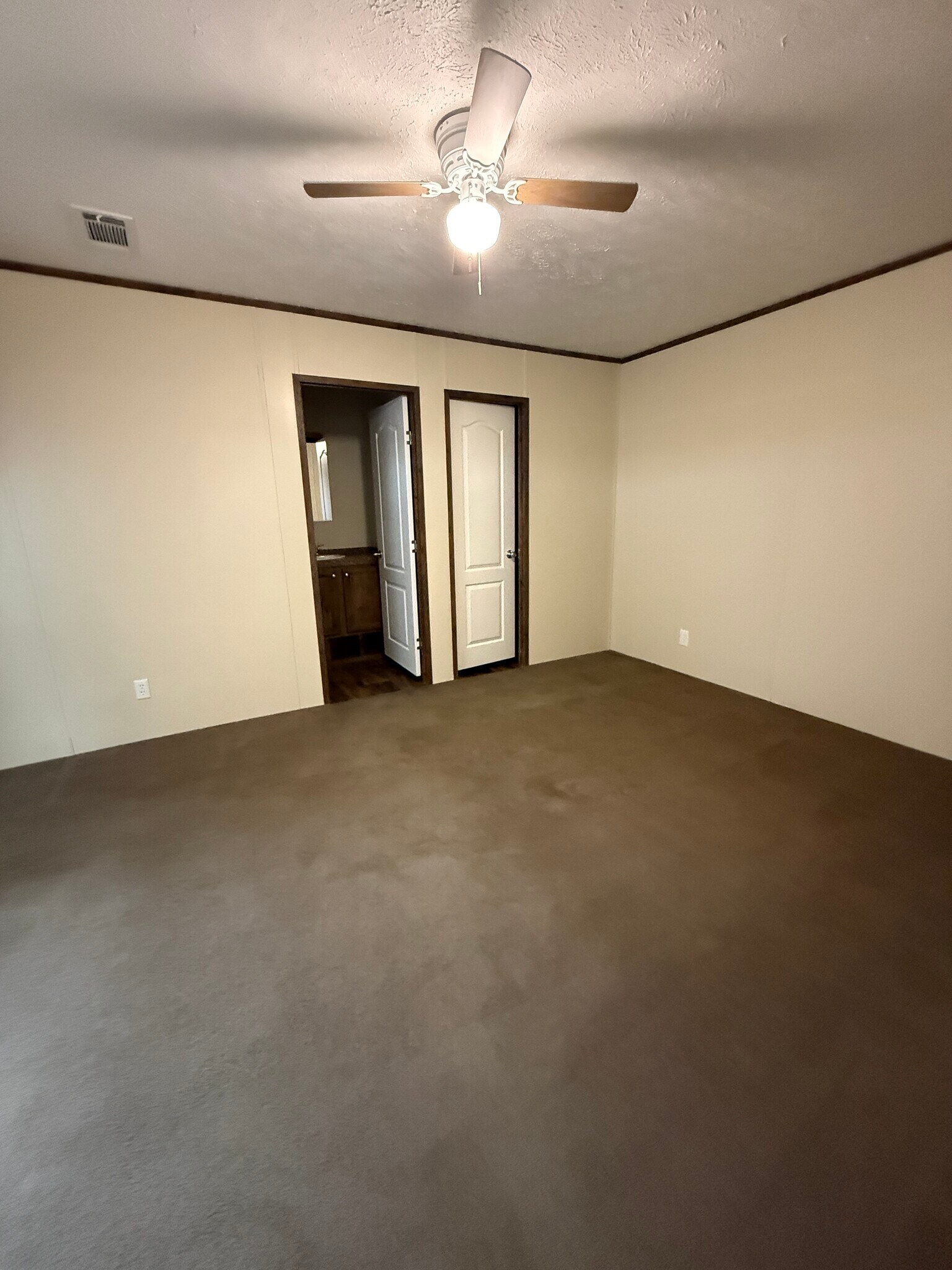 Building Photo - 709 N Collins Fwy