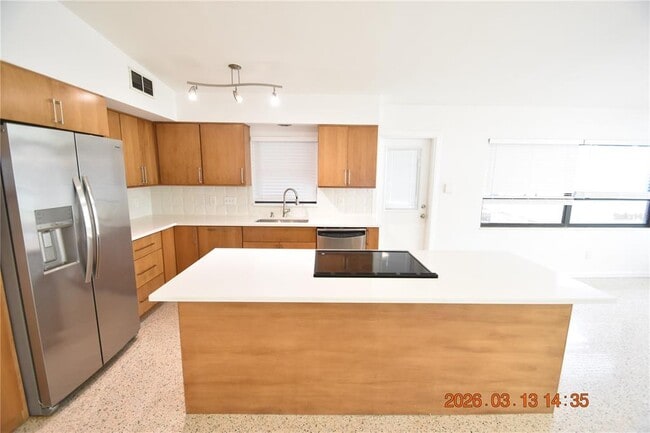 Building Photo - 528 Suwanee Cir