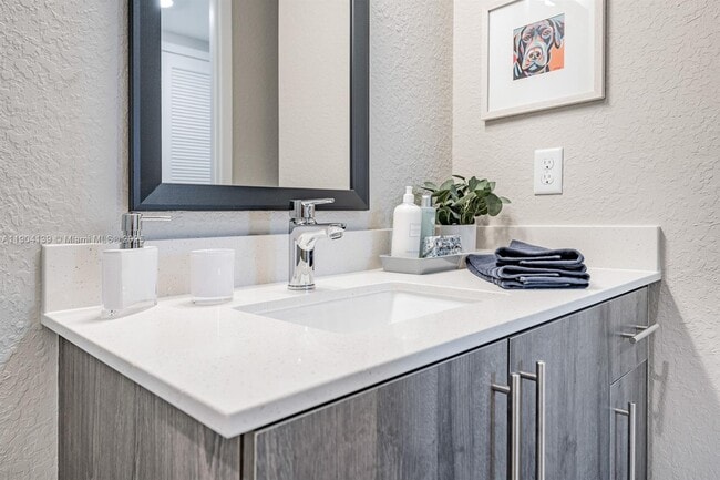 Building Photo - 9135 W Commercial Blvd