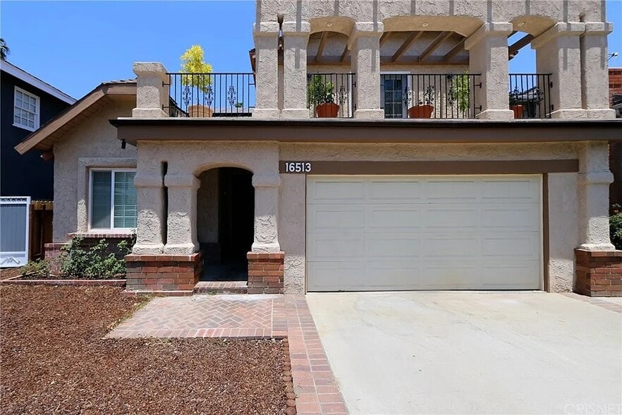 Building Photo - 16513 Moorpark St