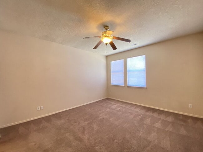 Building Photo - 3 Bedroom/2 Bath in Cabezon Subdivision