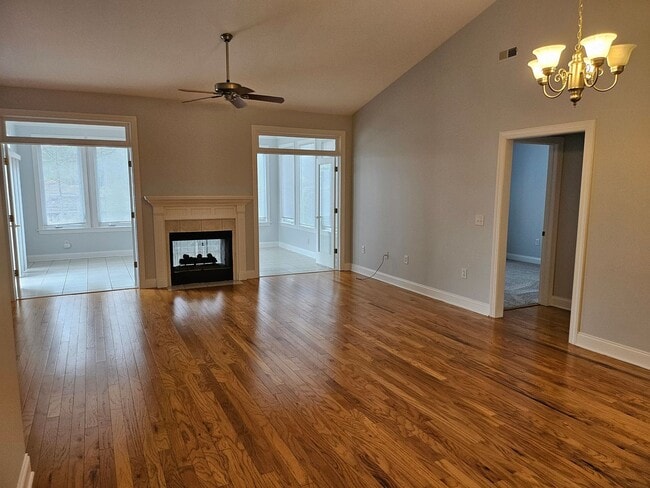 Building Photo - Southport - 3bedroom, 2 bath Townhouse