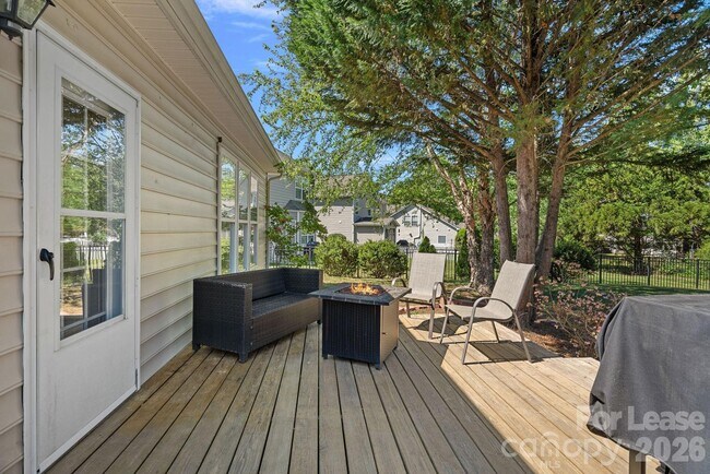 Building Photo - 1626 Hammond Dr