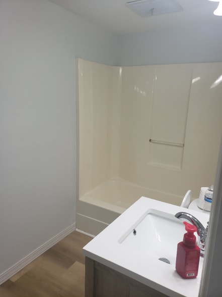 Building Photo - 3707 Blackstone Ave