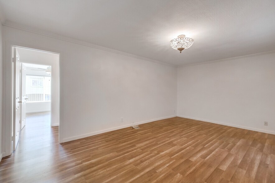 Building Photo - 2308 Schader Dr