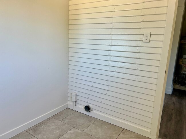 Building Photo - Charming 3 Bed / 2 Bath Home in the Tower District