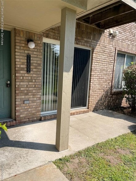 Building Photo - 24002 Wedgewood Cir