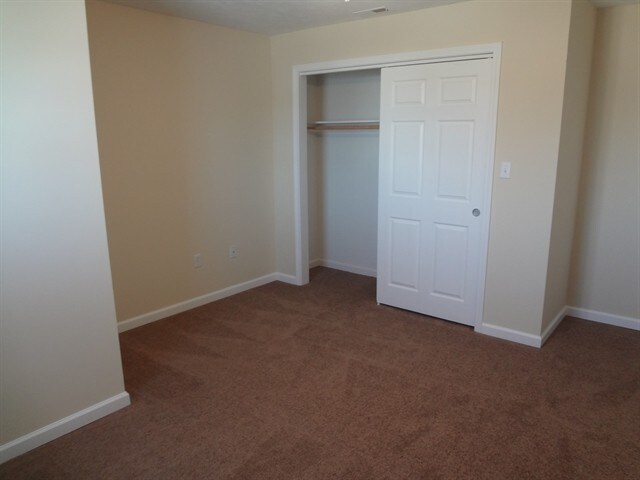 Building Photo - 17879 Grassy Knoll Dr
