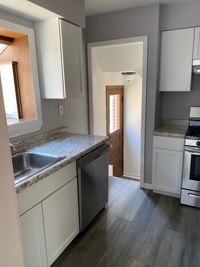 Building Photo - 11448 Columbia