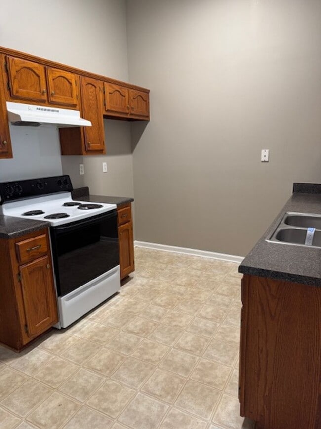 Building Photo - Renovated 2 Bedroom 2 Bath Home for Rent!!