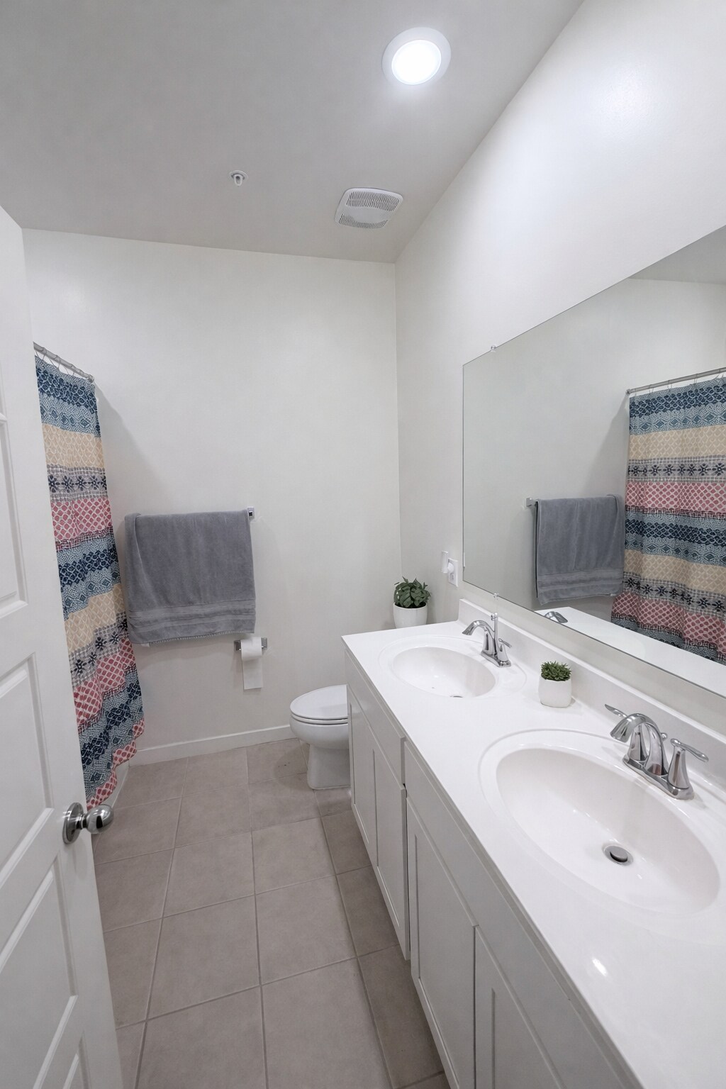 Building Photo - 8192 N 22nd Dr