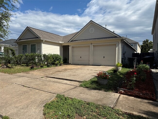Building Photo - 12818 Magenta Oaks