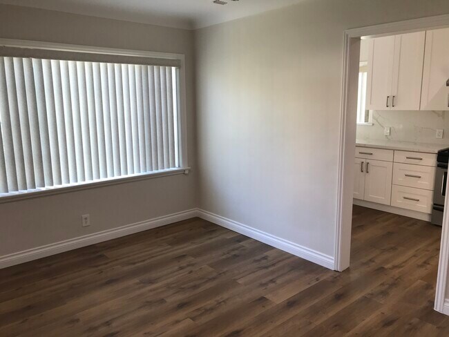 Building Photo - 2527 El Paseo