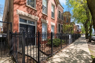Building Photo - 2233 N Southport Ave