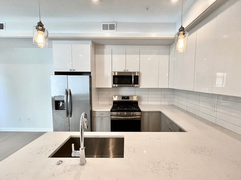 Building Photo - 1421 N Franklin St