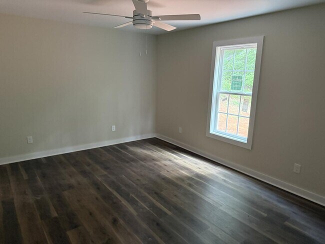 Building Photo - 9 Woodgreen Dr