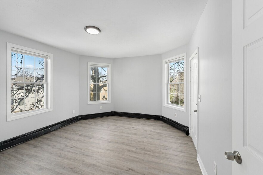 Building Photo - 132-134 DePasquale Avenue
