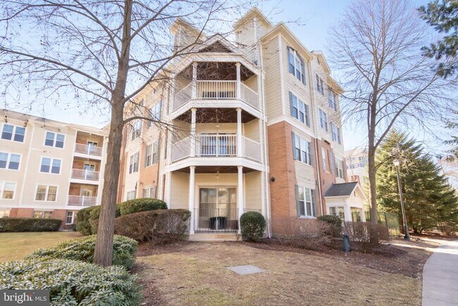 Building Photo - 12919 Alton Square