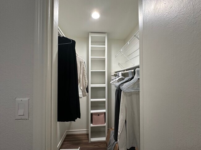 Walk in Closet - 2730 Silver Creek Dr