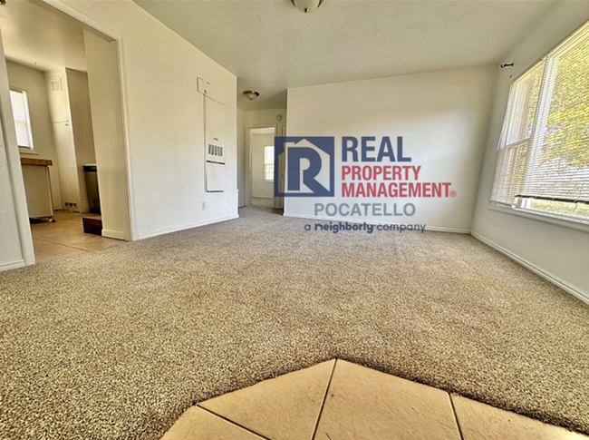 Building Photo - MOVE IN SPECIAL - Newly remodeled - 3 Bedr...