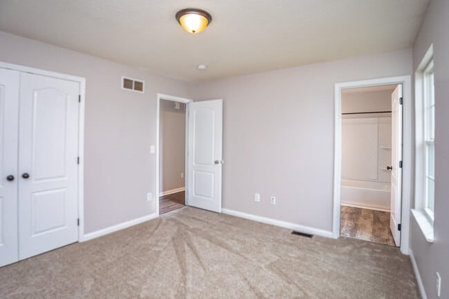 Building Photo - 1157 Gemstone Pointe Dr