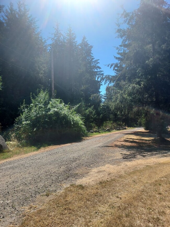 Building Photo - STATUS: PENDING APPLICATION  -R137 | $2400...