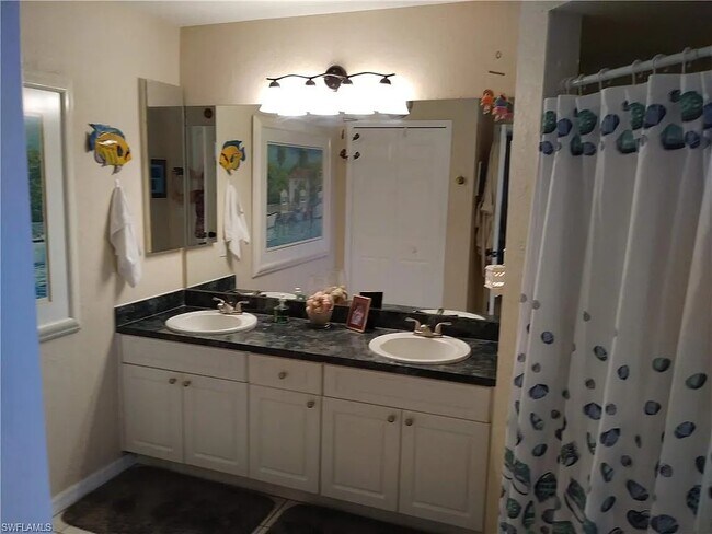 Building Photo - 502 NE 19th Ct