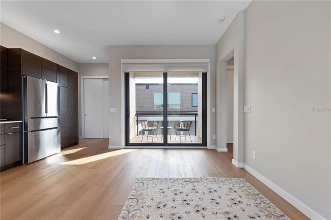 Building Photo - 1324 S Daytona Ave