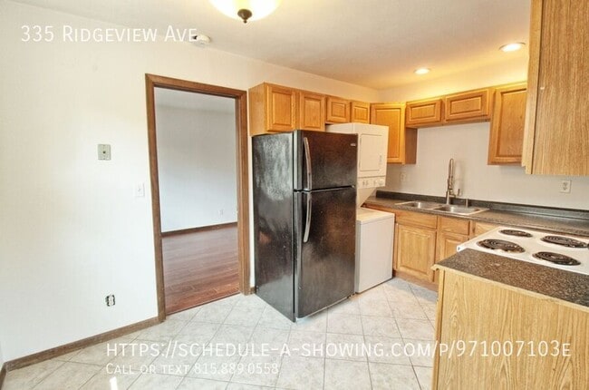 Building Photo - 335 Ridgeview Ave