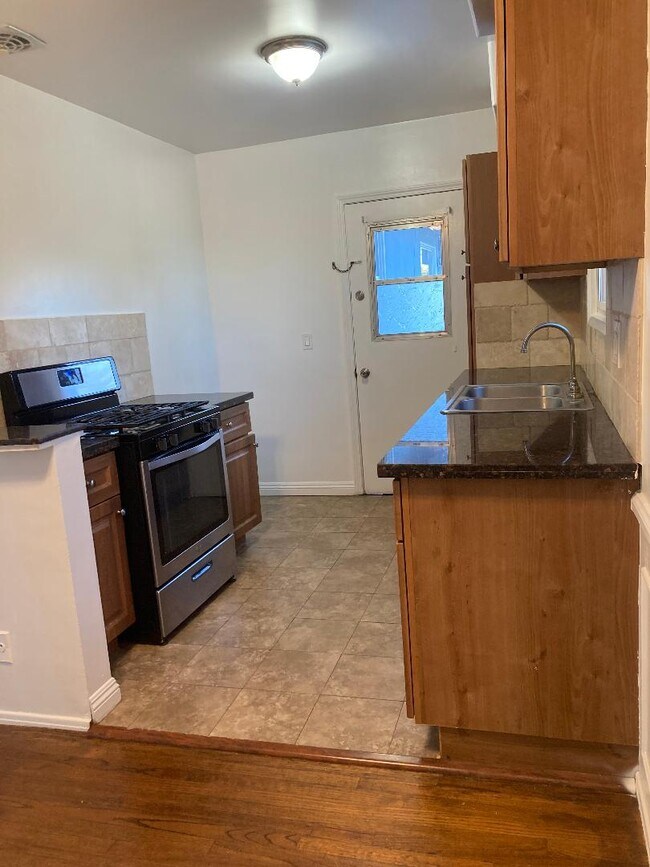 Building Photo - 5806 Coldwater Canyon Ave