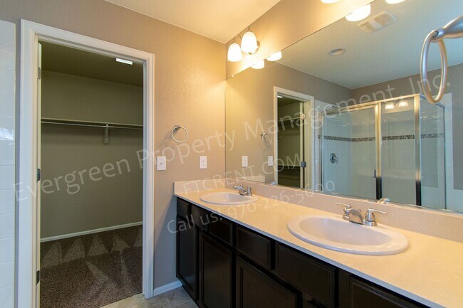 Building Photo - Absolutely Gorgeous 4-Bed Single Family Home in Copper Ridge!