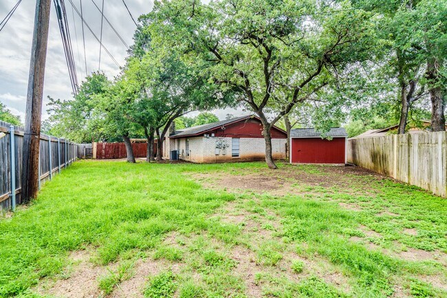 Building Photo - 1306 Glenda Dr