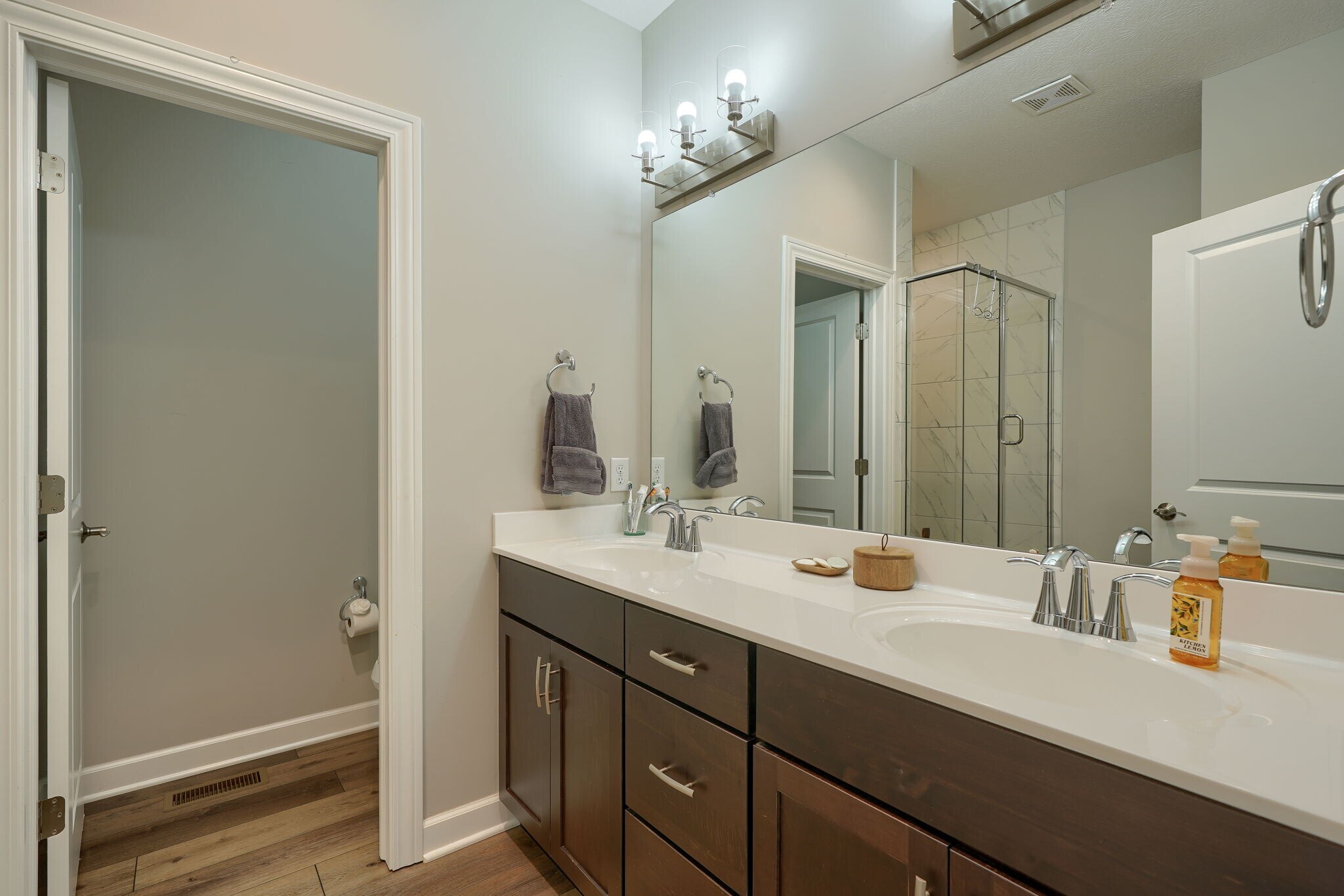 Building Photo - 275 Hyatts Rd