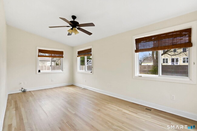 Building Photo - 21 Eunice Ave