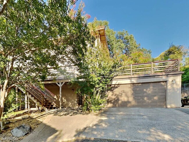 Primary Photo - 3 br, 2.5 bath House - 7850 Hill Road -
