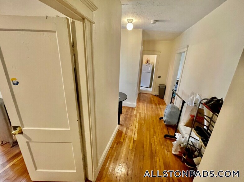 Building Photo - 1152 Commonwealth Ave