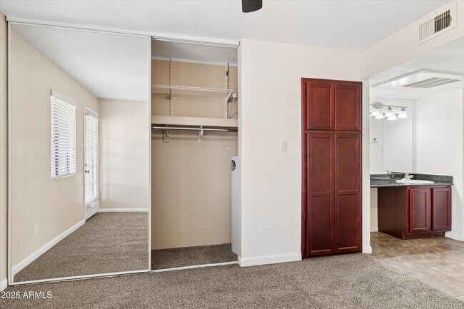 Building Photo - 5995 N 78th St