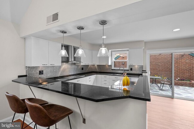 Building Photo - 11310 Harborside Cluster