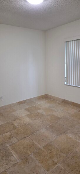 Building Photo - 16571 SW 145th Ct