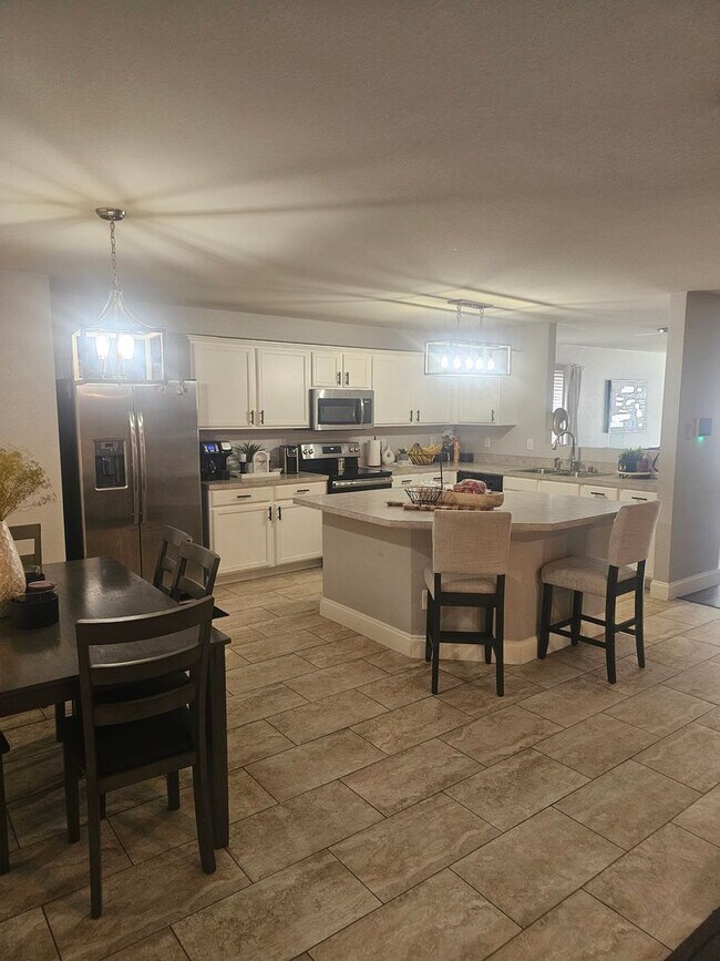 Building Photo - 3 BR/2.5BA | Updated Single Family Home | 2-Car Garage Parking | In Grand Prairie!