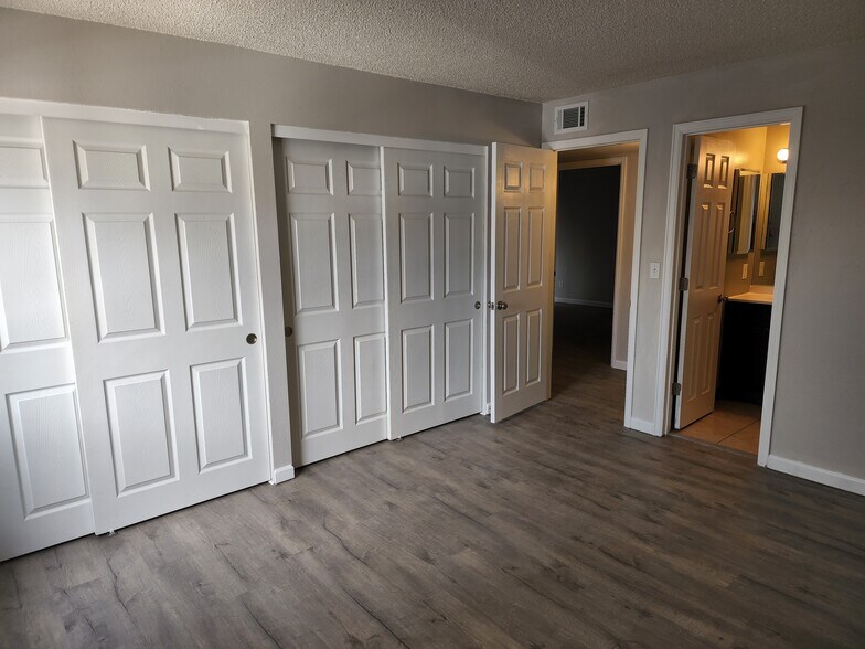 Building Photo - 18163 E Kentucky Ave