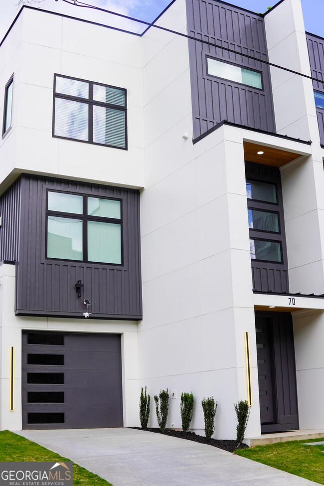 Building Photo - 68 Boulevard SE