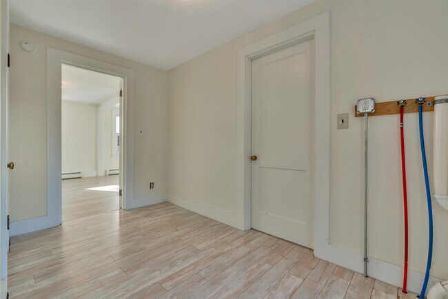 Building Photo - 132 NH-108