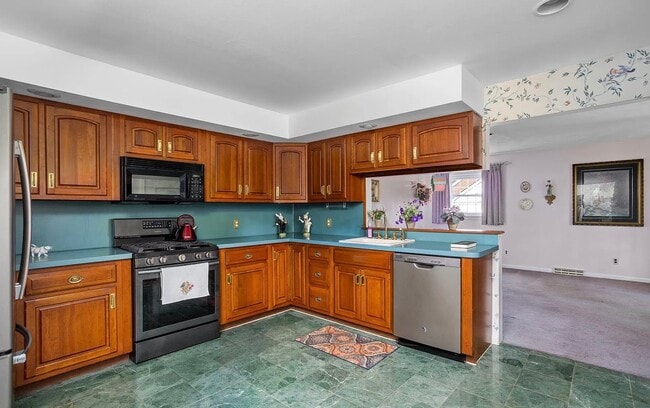 Building Photo - 3847 Quakerbridge Rd